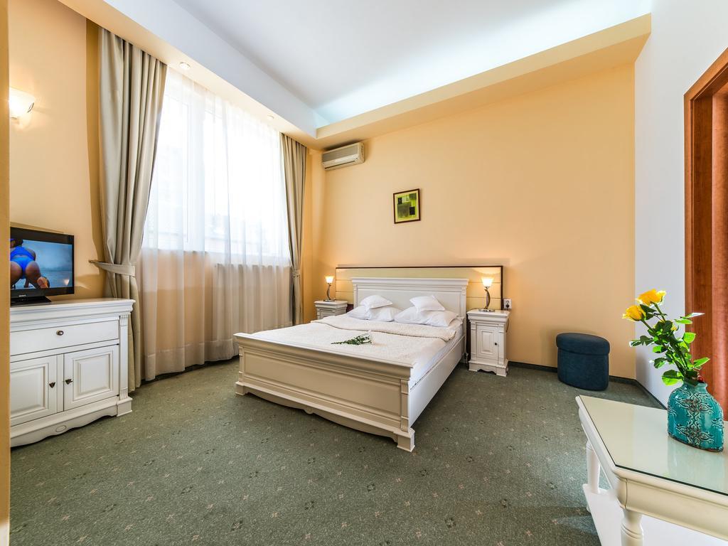 Hotel Opal คลูจ-นาโปกา ภายนอก รูปภาพ